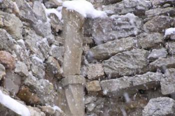 detail kamenných prvků zřícené klemby kaple sv. Ondřeje ( © Jan P. Štěpánek 11/2007)