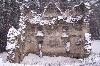 interiér původně dělové bašty, poté obytné budovy na jihovýchodě parkánu ( © Jan P. Štěpánek 11/2007)