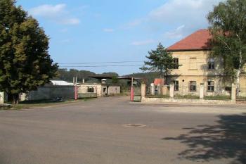 Zámecká budova - současnost (©   02/2006)