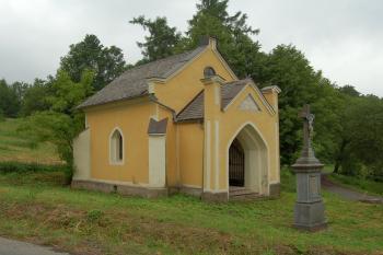 opravená hrobka (© Rodochrozit, 06/2012)