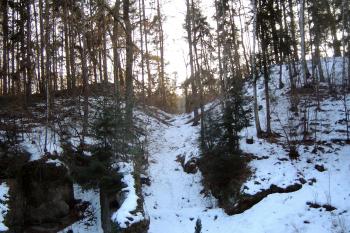 Příkop vylámaný ve sklále (© Prudký Martin, 02/2006)
