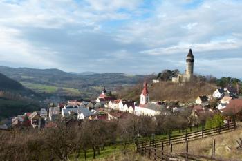 celkový pohled na město ze svahů Kamenárky ( © Jan P. Štěpánek 11/2012)