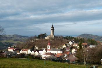 celkový pohled na Štramberk od Kamenárky ( © Jan P. Štěpánek 11/2012)