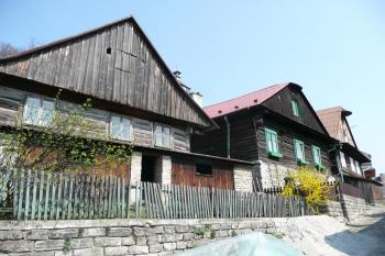 typické roubené maloměšťanské domky na ulici Horní bašty ( © Jan P. Štěpánek 04/2009)