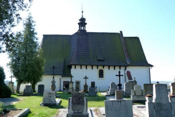 kostel svatého Václava ze 14. století ( © František Kinař 05/2017)