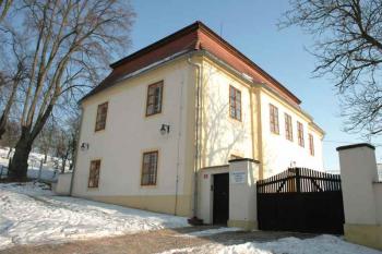 Fara ( © Aleš Marek 02/2006)
