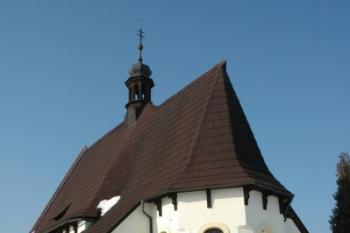 Pohled na kostel od severu ( © Aleš Marek 02/2006)