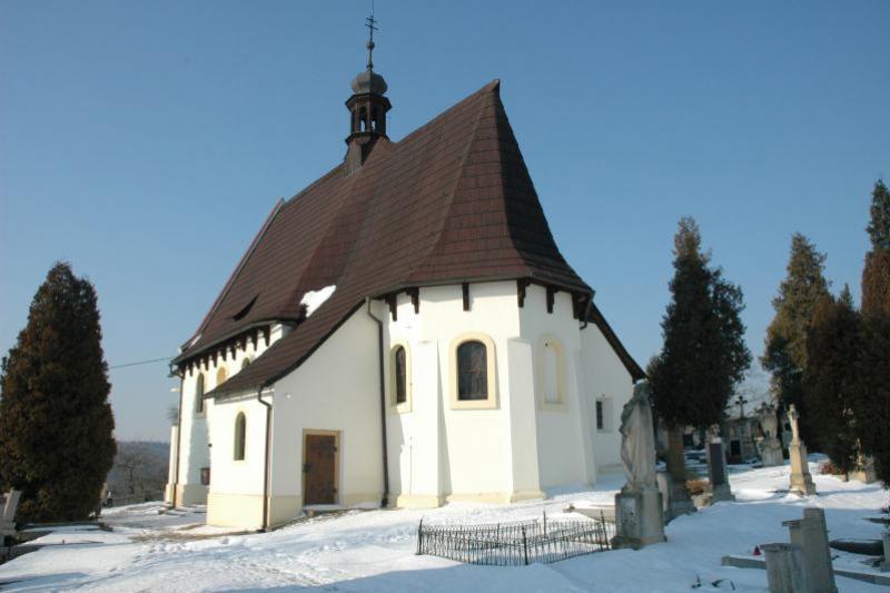 kostel sv. Václava se zvonicí