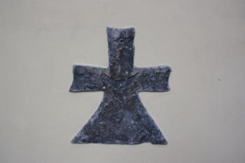 Reliéf na jižní stěně kostela ( © Ivan Grisa 12/2009)