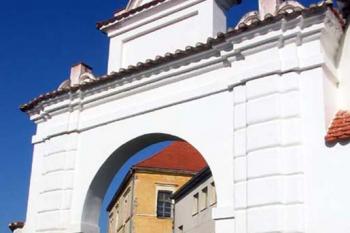 Zámek Hněvkovice (© Jiří Cukr 09/2005)