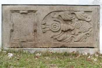 Detail náhrobní desky Jana Ostrovce z Kralovic (†1587) ( © Filip Matoušek 03/2002)