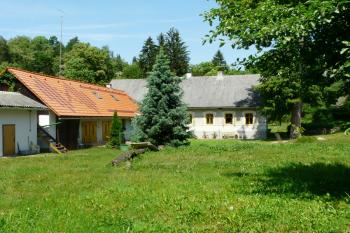 Obytná a hospodářská část (© Jaroslav Šefčík, 05/2009)