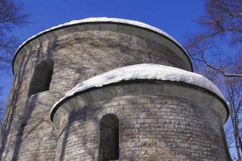 detail vrcholu rotundy sv. Mikuláše ( © Jan P. Štěpánek 02/2006)