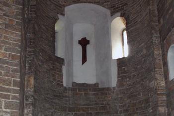 Z Interiéru románské rotunda sv. Mikuláše ( © Miroslav BITTER 03/2007)