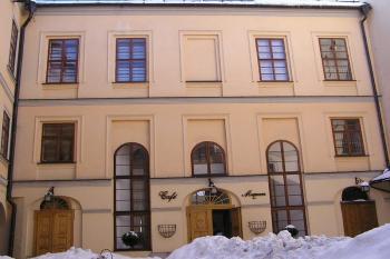 nádvoří paláce ( © Jan P. Štěpánek 02/2006)