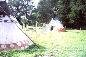 Westernové městečko - teepee (© Radmila Chalupová 08/2004)