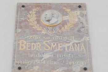 Litomyšl-pamětní deska Smetany (© Simona Kidlesová 09/2020)