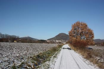 Kalich a Třebušín od jihu ( © Ivan Grisa 11/2010)
