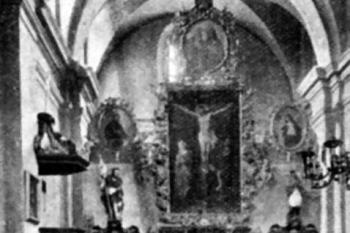 interiér zámecké kaple na počátku 20. století (© Antonín Podlaha: Posvátná místa království Českého; Díl 3., Vikariáty: Kralovický, Vlašimský a Zbraslavský, Dědictví sv. Jana Nepomuckého, Praha 1909)