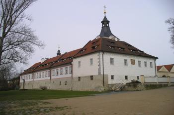 zámek Dobřichovice (© Vlastislav Mareček, 04/2013)
