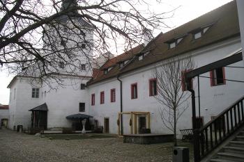 zámek Dobřichovice (© Vlastislav Mareček, 04/2013)