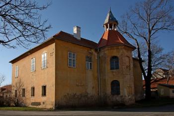 Pohled z JV (© Richard Gironi, 3/2012)