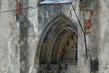 raně gotický portál na severní straně lodi (© Jaroslav Valečka, 01/2013)