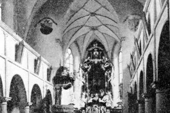 interiér kostela v meziválečném období (© Josef Vítězslav Šimák: Soupis památek historických a uměleckých v Království Českém, sv. 46 Politický okres mnichovohradišťský, Archaelogická komise při České akademii věd a umění, Praha 1930)