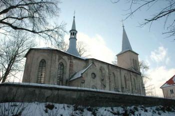 Pohled na kostel ze silnice vedoucí na Mnichovo Hradiště ( © Aleš Marek 03/2006)
