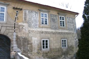 Renesanční křídlo s původními sgrafity ( © Pavel Vítek 03/2006)