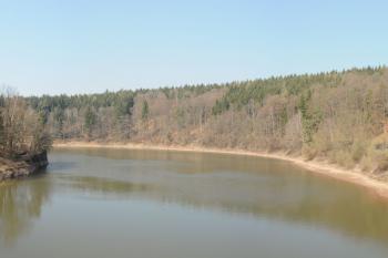 Přehrada Les Království (© Michal Černý, 04/2009)