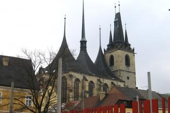 Celkový pohled na kostel ( © Pavel Vítek 03/2006)
