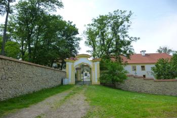 Zámek Radovesnice (© Vlastislav Mareček, 05/2016)