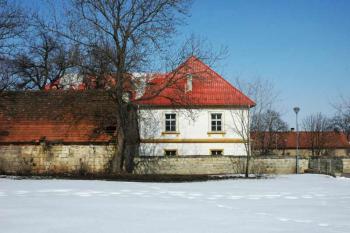 Pohled na boční část ( © Aleš Marek 03/2006)