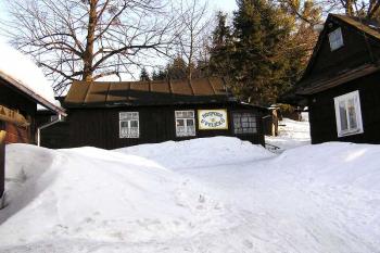 Turistická útulna a hospoda U Veličků. ( © Jan P. Štěpánek 03/2006)