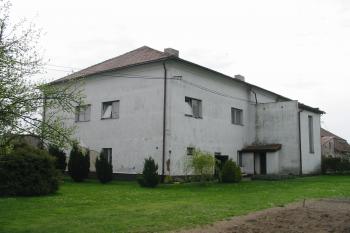 sev.nároží zámku (© D Dohňanský, 05/2015)