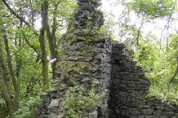 Zbytek brány (©Filip Matoušek 06/2002)