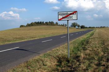 vycházíme z Podbořanského Rohozce směrem na Nepomyšl (© Miroslav Rybáček, 09/2009)