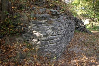 oblé nároží obytné věže (© Miroslav Rybáček, 09/2009)