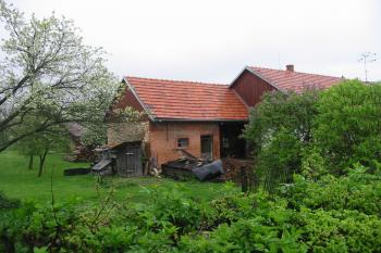 záp. část je poměrně udržovaná (© D Dohňanský, 05/2015)