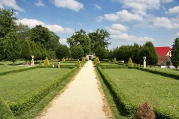 Park ( © Luděk Pitter 07/2006)