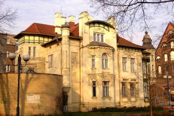 Eisnerova vila od jihovýchodu ( © Jan P. Štěpánek 03/2007)