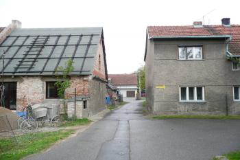 bývalý průjezd do areálu zámeckého dvora ( © Jan P. Štěpánek 05/2008)