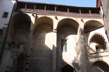 Dvorní průčelí západního křídla ( © Ivan Grisa 09/2011)