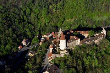 Křivoklát – letecký snímek ( © Radovan Smokoň 04/2009)
