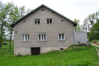 Pohled na současnou hájovnu od jihu (© Jan P. Štěpánek 08/2006)