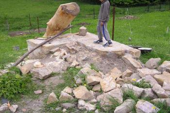 Pohled na rekonstrukci původního jihovýchodního nároží zámečku (© Jan P. Štěpánek 08/2006)