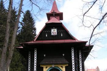 Průčelí kaple na Hlavaté ( © Jan P. Štěpánek 04/2007)