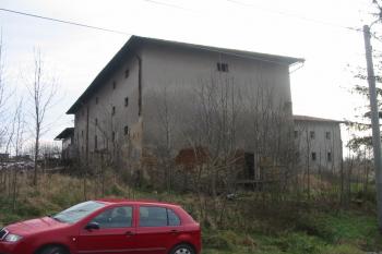 dávno nevyužívaná sýpka (© D Dohňanský, 12/2014)