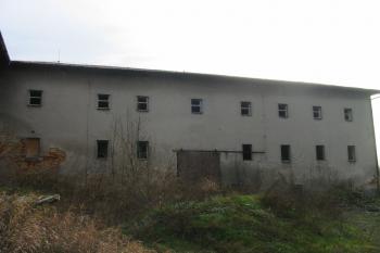 vnější nádvoří zámku (© D Dohňanský, 12/2014)